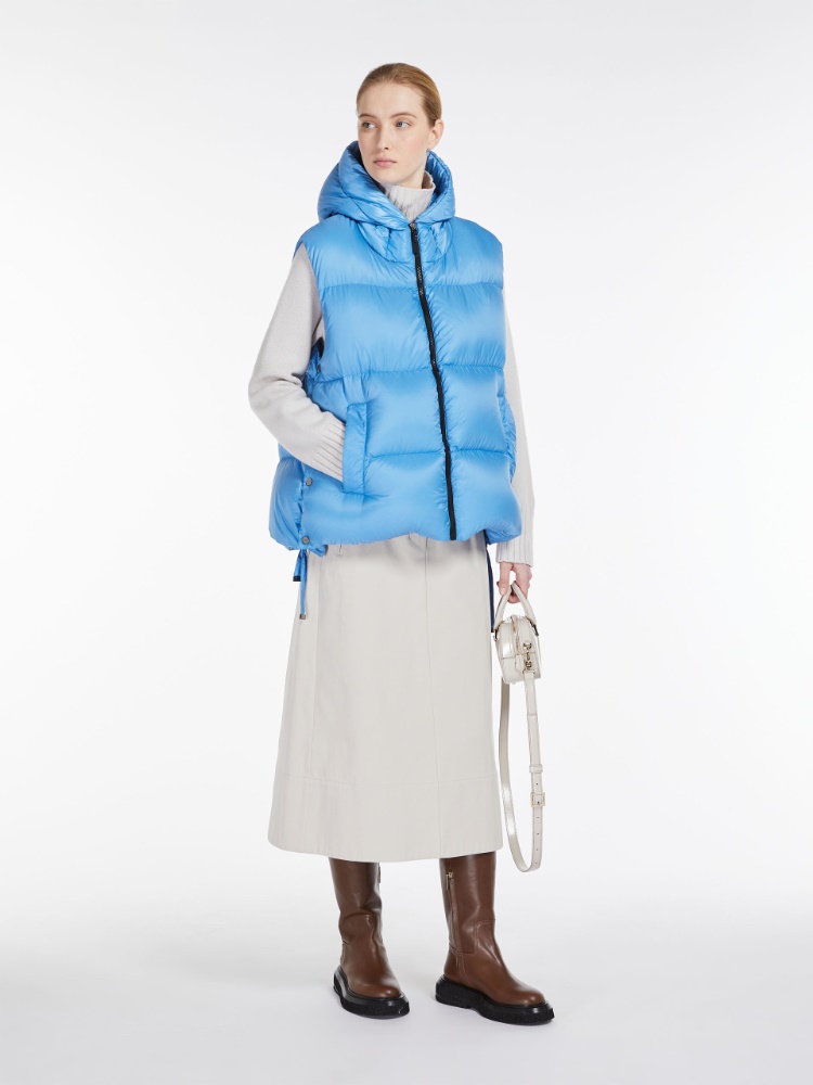 Sleeveless cape in water-repellent canvas