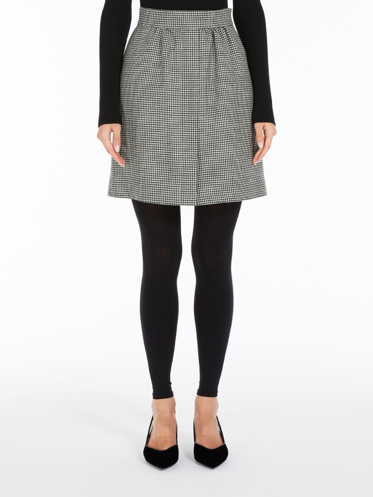 Pencil skirt in patterned wool