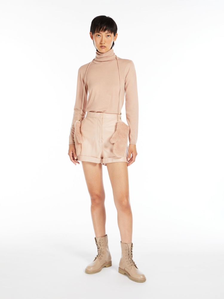 Lightweight wool turtleneck