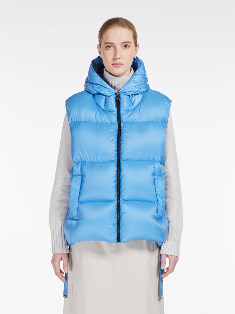 Sleeveless cape in water-repellent canvas