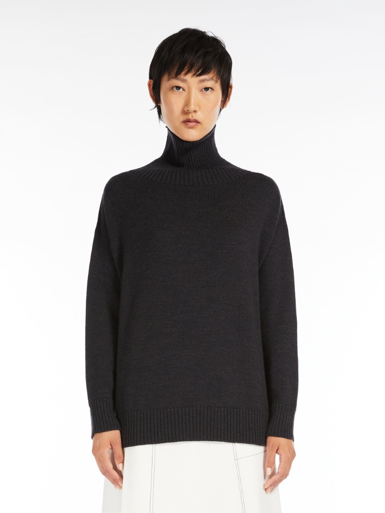Soft wool knit jumper