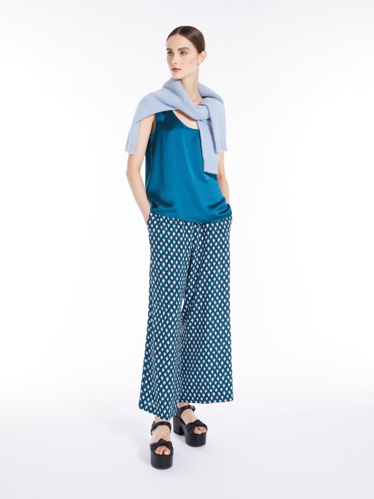 Straight-cut top in satin and jersey