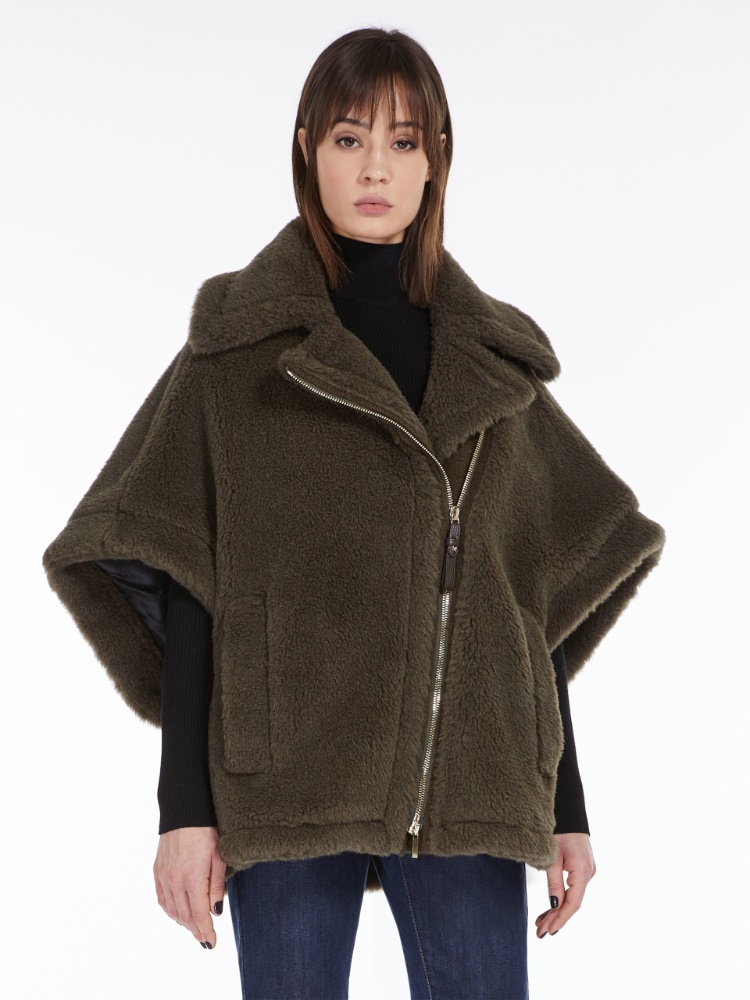 Biker cape in Teddy fabric