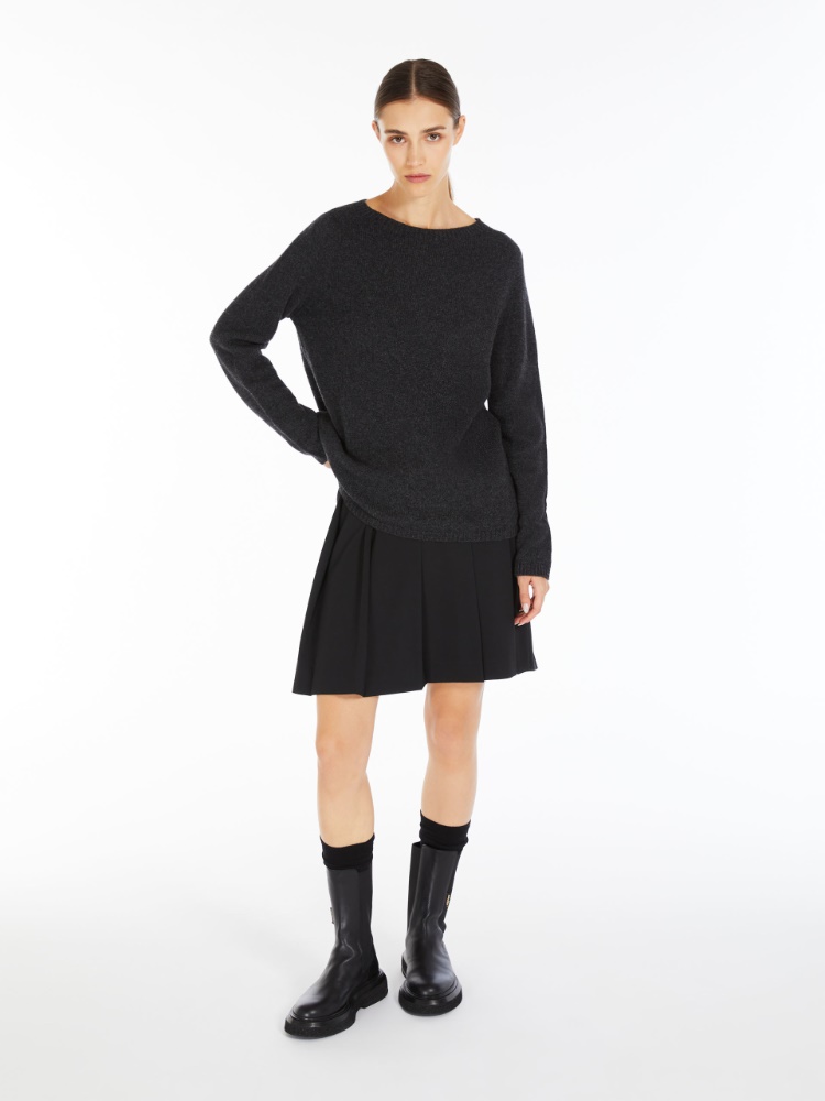 Flannel pleated skirt