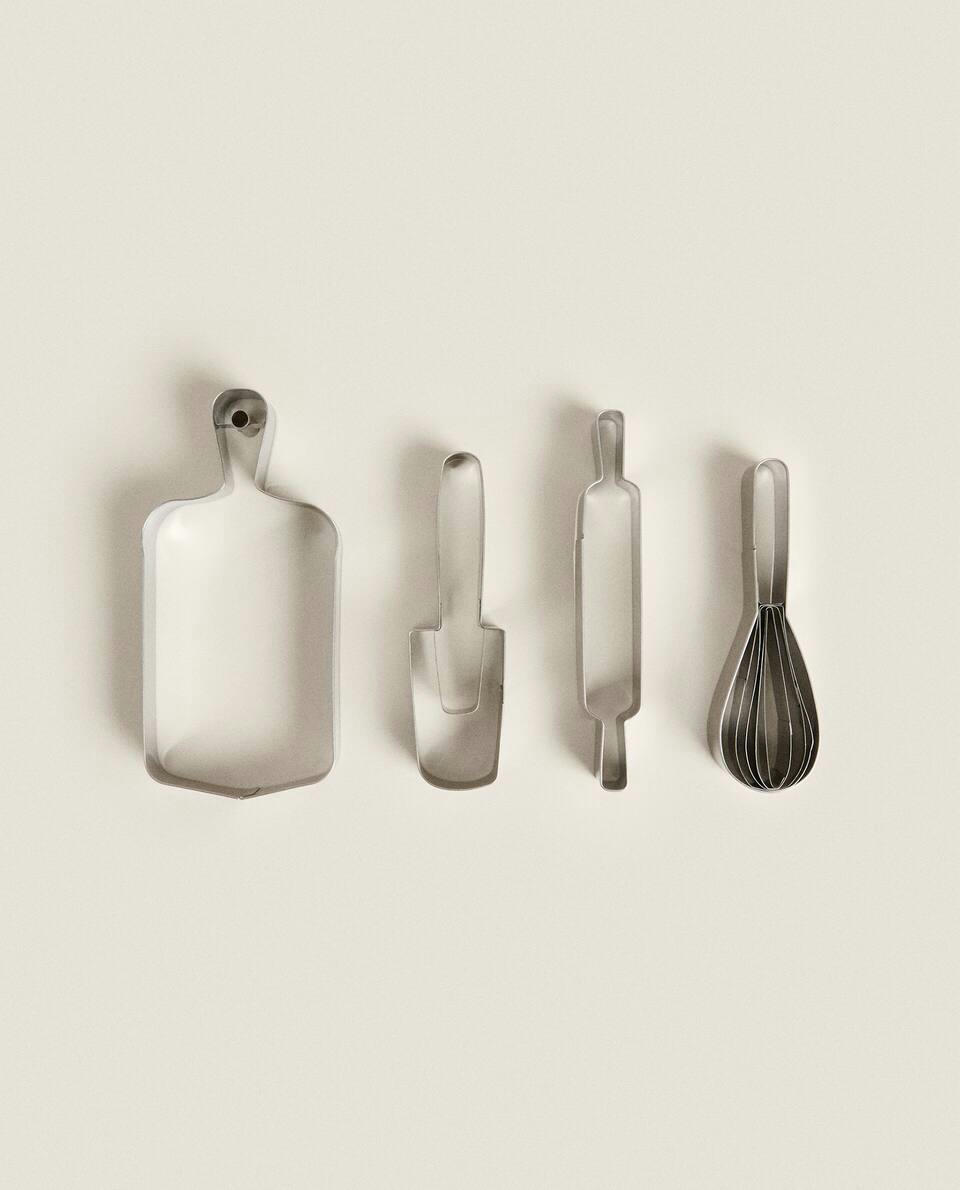 SET OF UTENSIL-SHAPED STEEL MOULDS