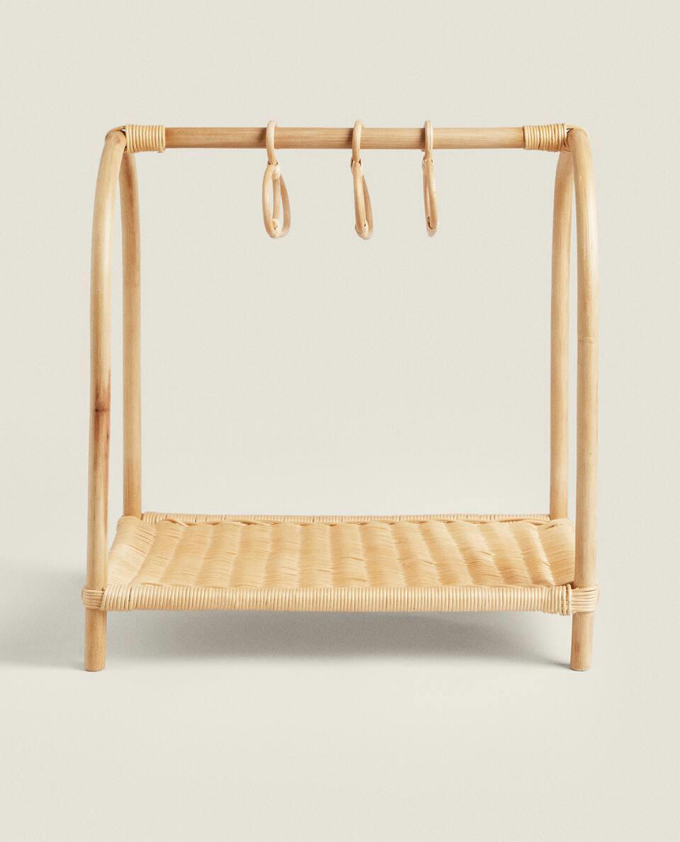 CHILDREN’S TOY CLOTHES RACK