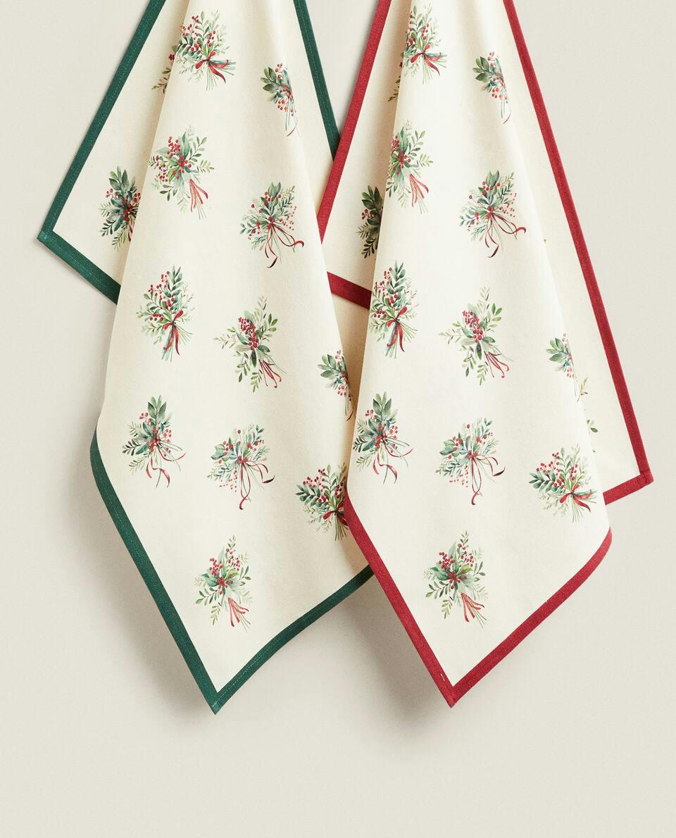 PACK OF CHRISTMAS SPRAY TEA TOWELS (PACK OF 2)