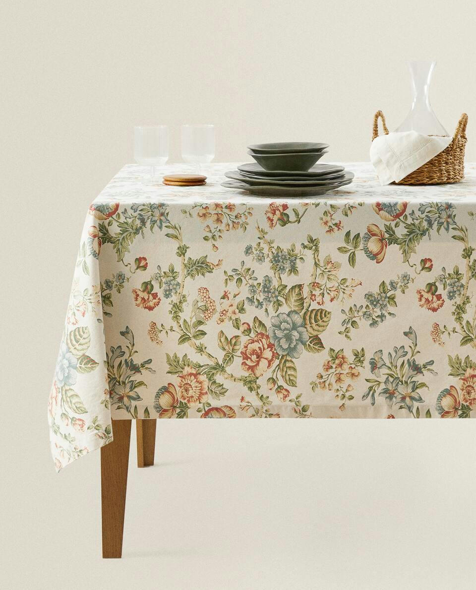 FLORAL PRINT TABLECLOTH