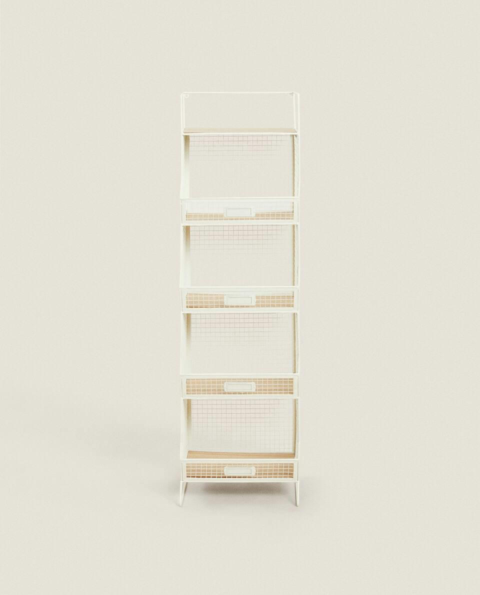 STORAGE UNIT WITH SHELVES