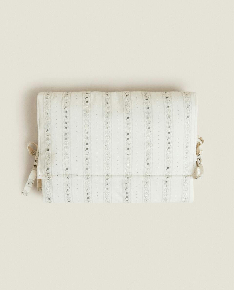 FLORAL BORDER MUSLIN CHANGING MAT