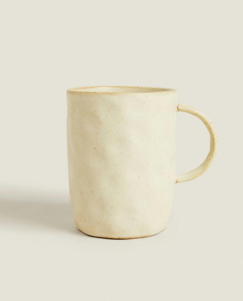 TEXTURED STONEWARE MUG