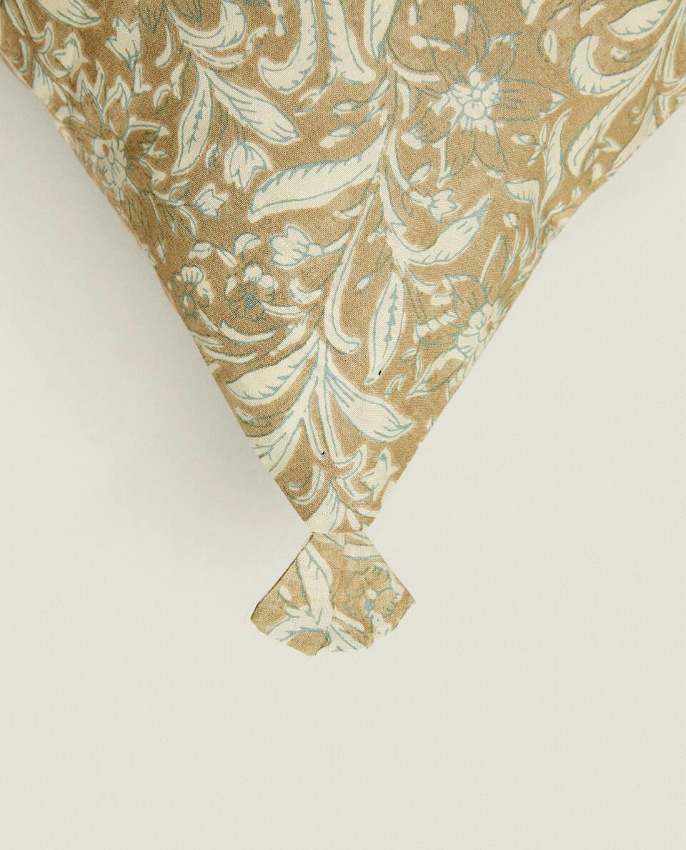 TASSEL CUSHION COVER