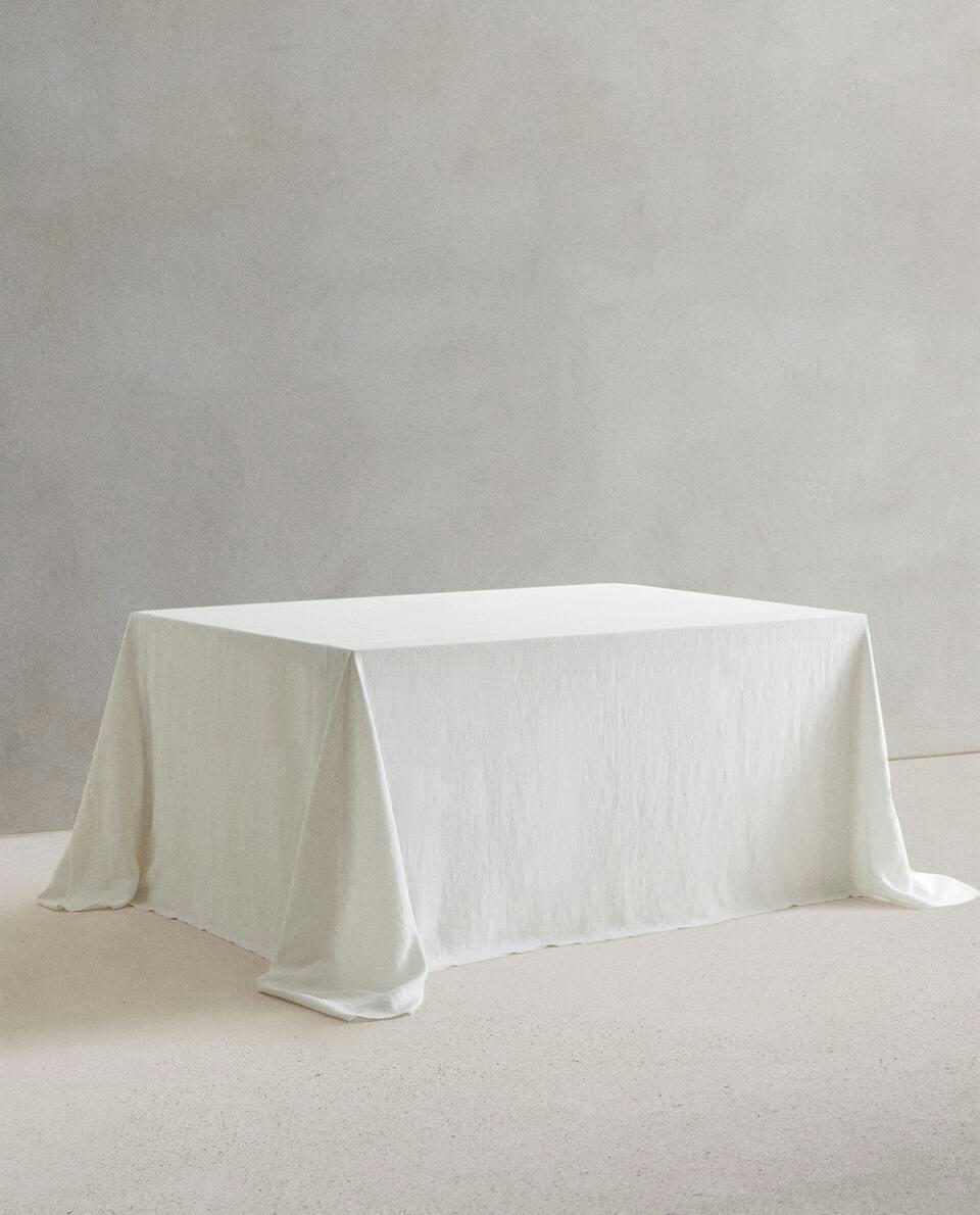 TABLECLOTH 01