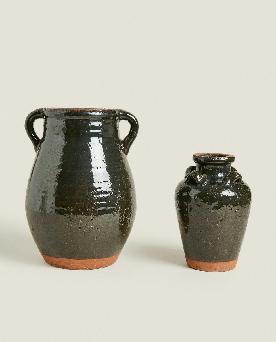 CERAMIC VASE WITH HANDLES