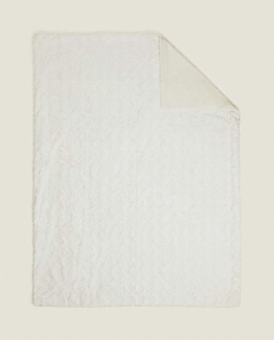 FAUX FUR BLANKET