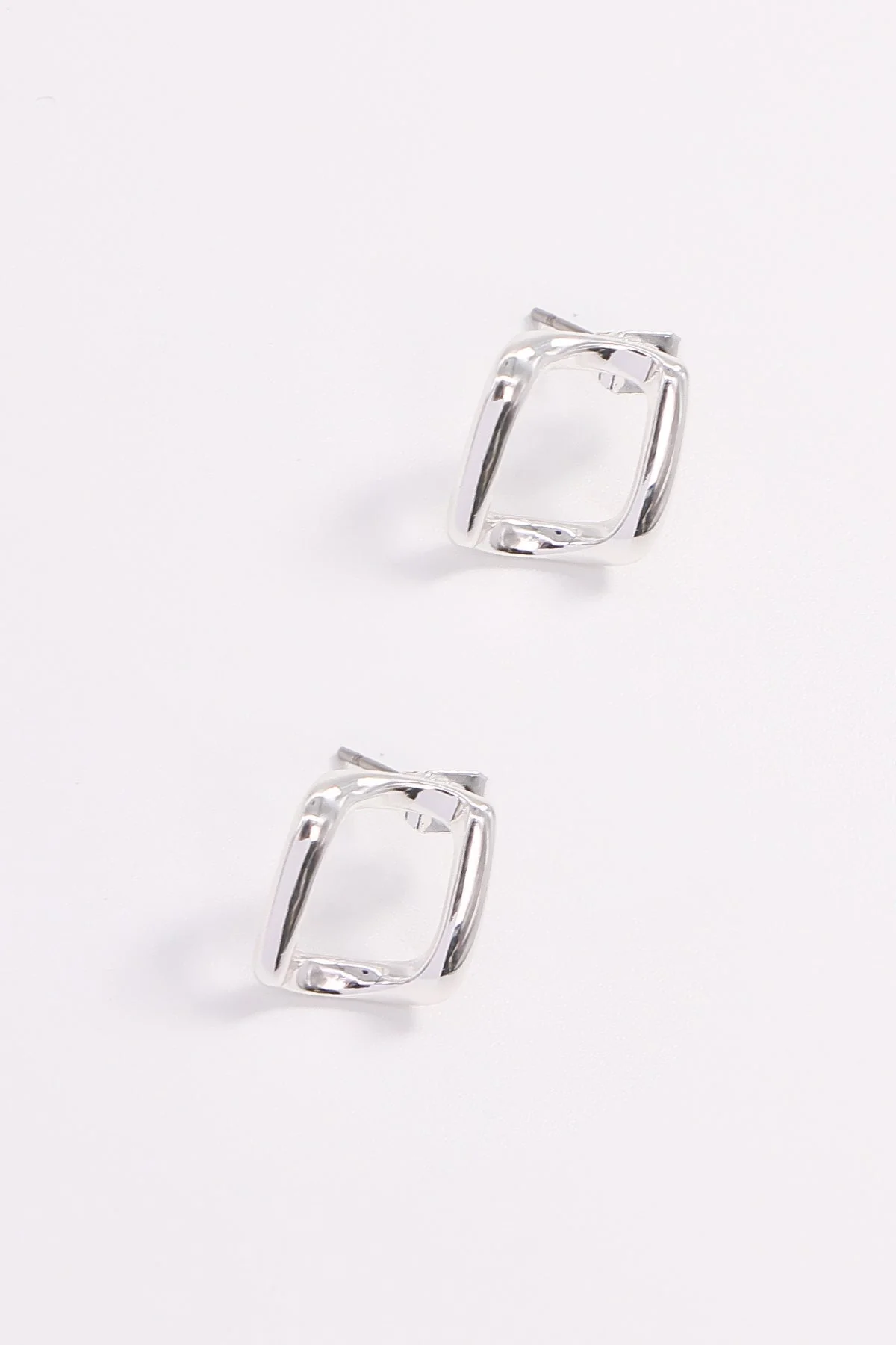 Rhombus Earrings in Silver
