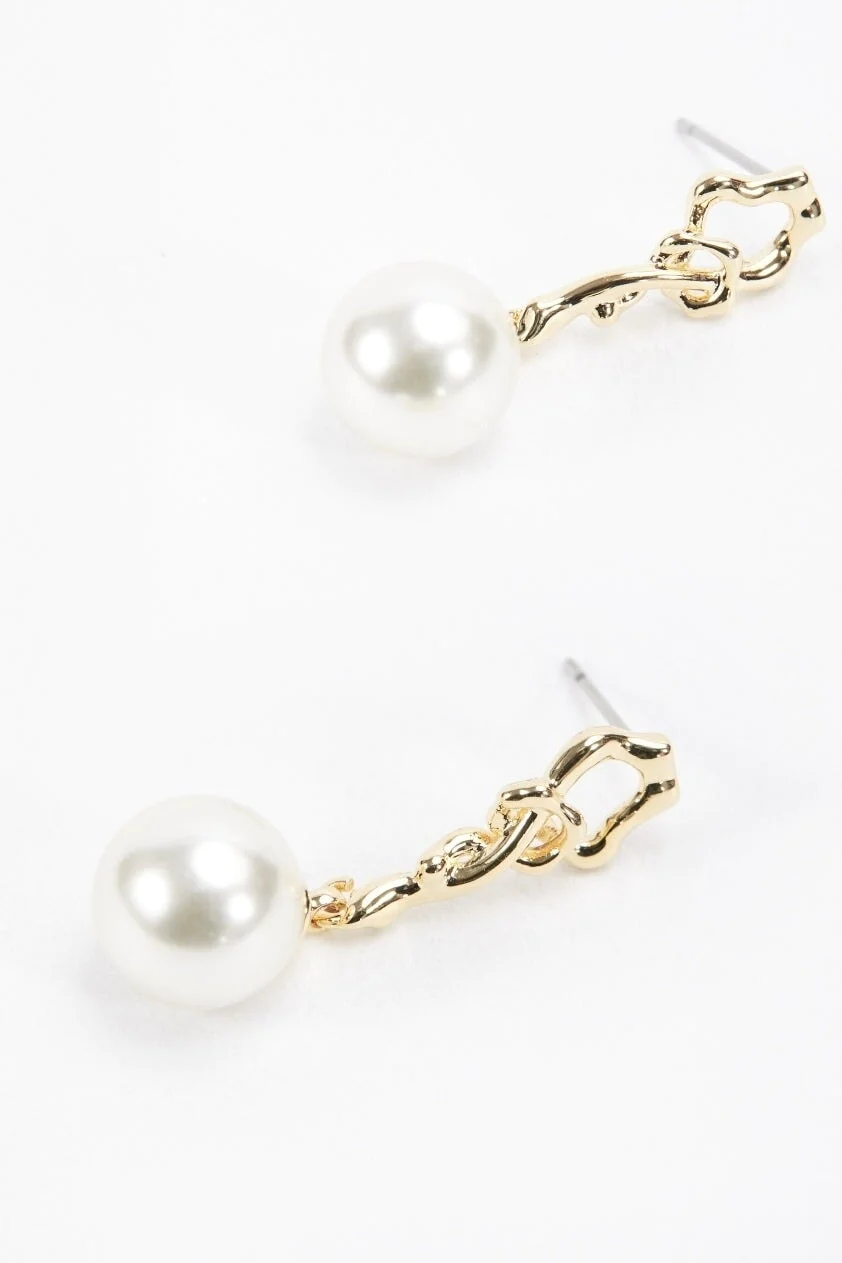 Gold Tone Drop Pearl Earring