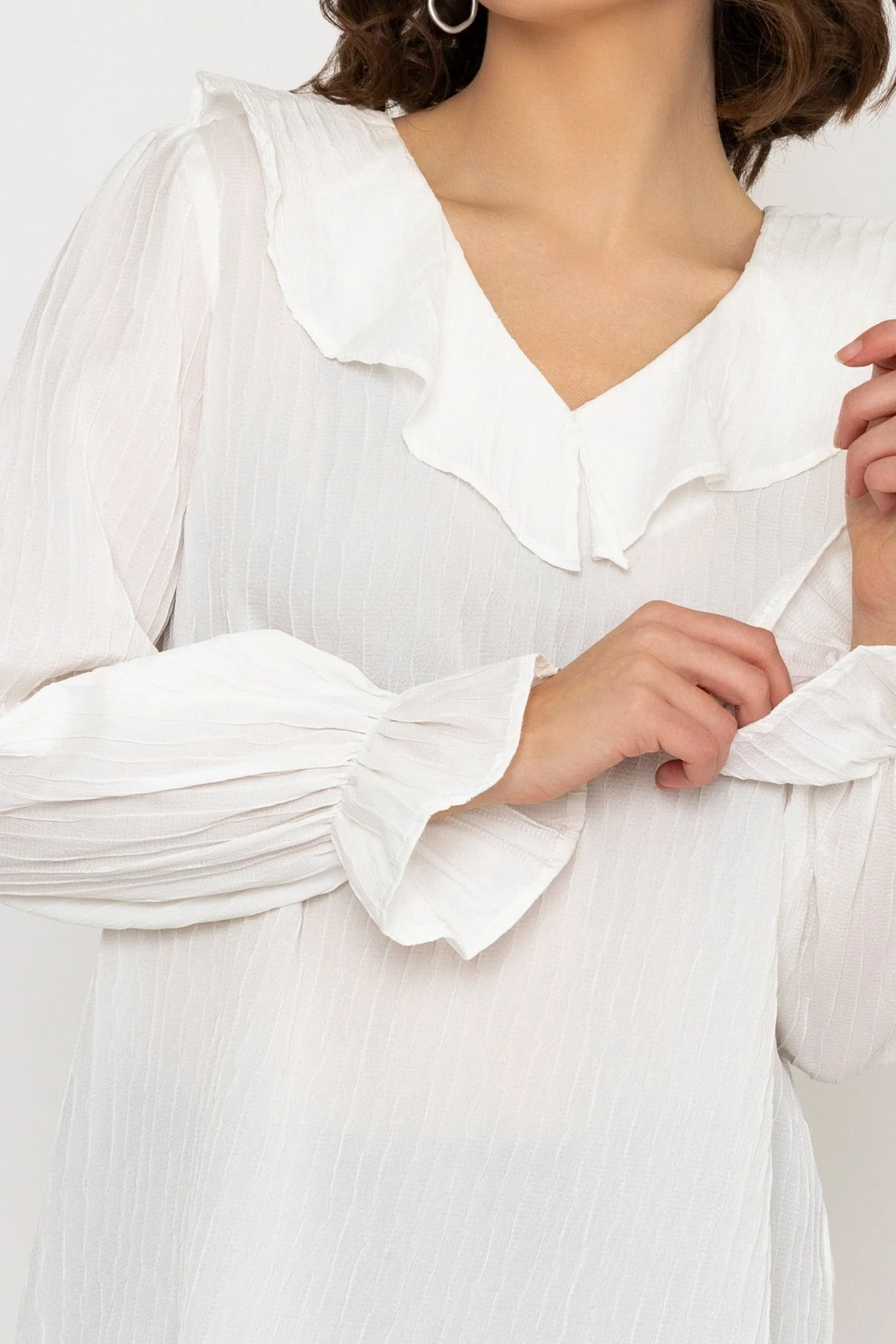 Long Sleeve Ruffle Blouse in Ivory