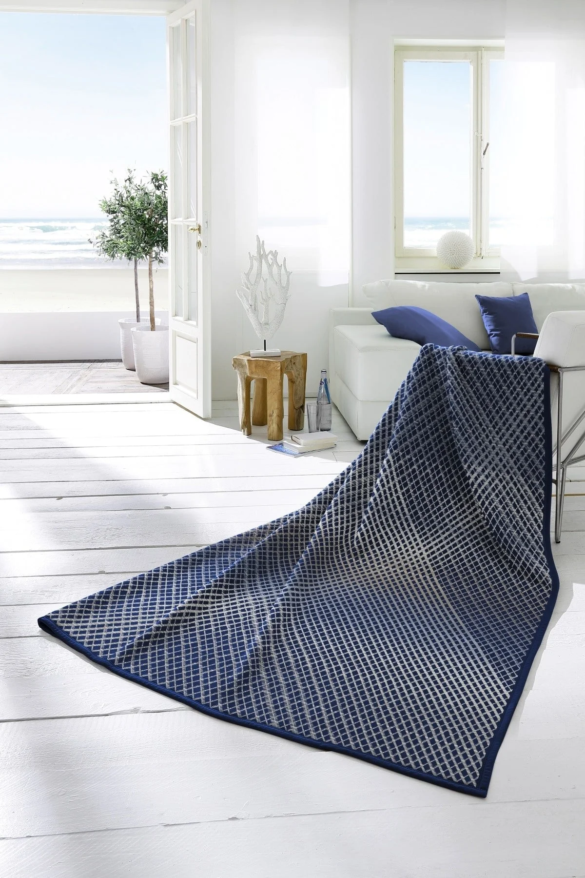 Threads Blue Sofa Blanket