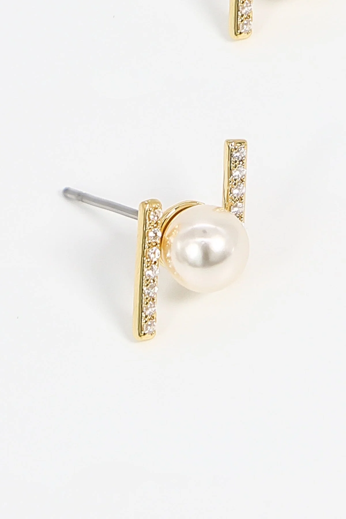 Bar and Pearl Earrings in Gold