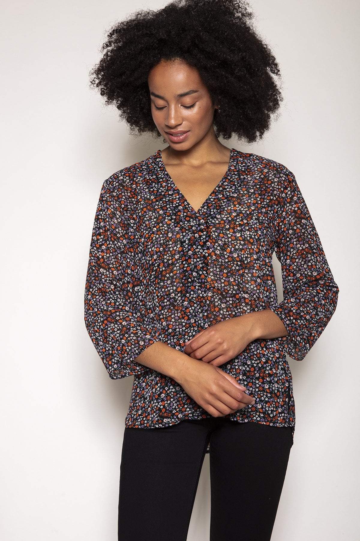 V-Neck Blouse in Floral Print