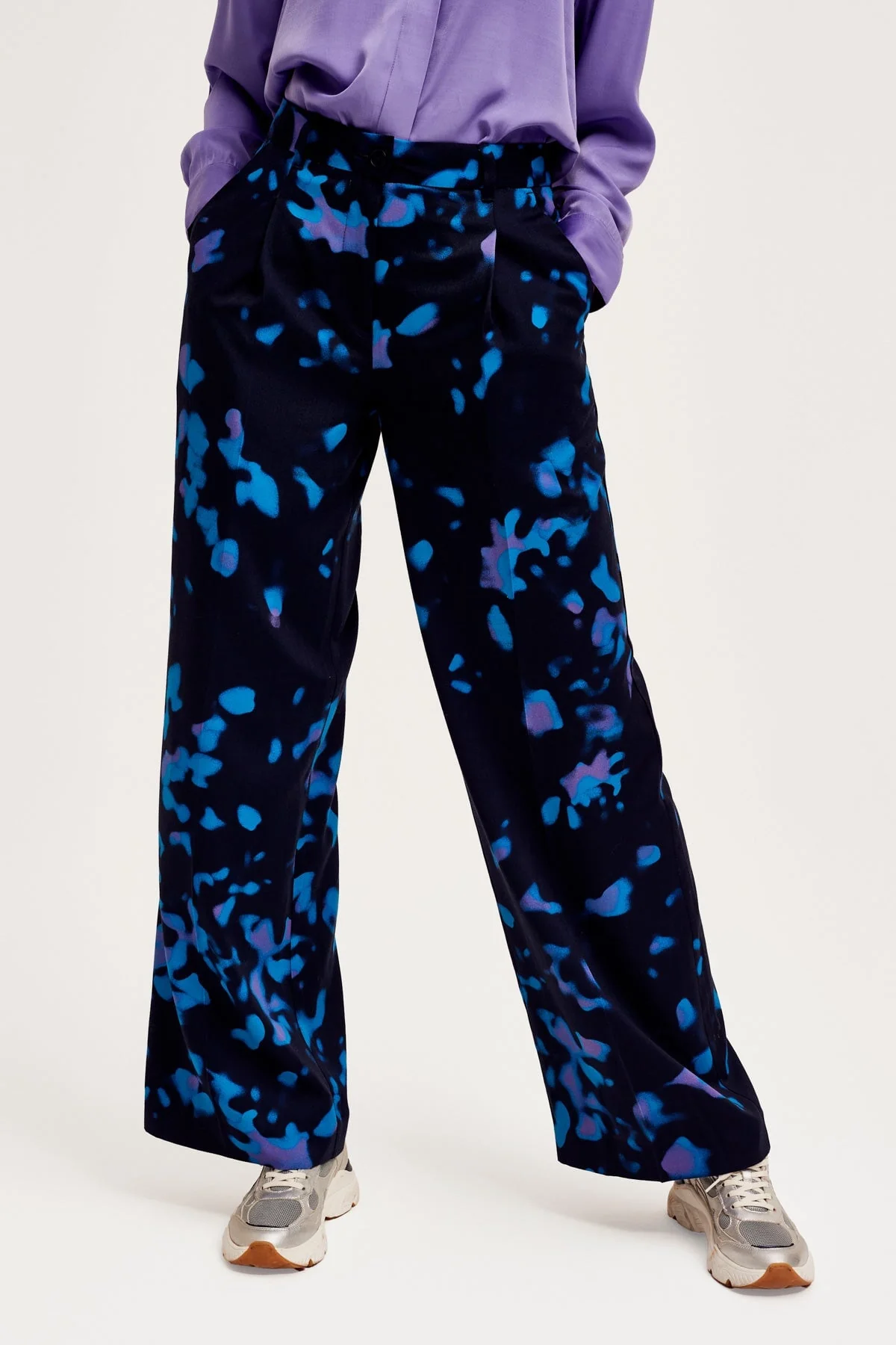 Theo Long Trousers in Dark Blue