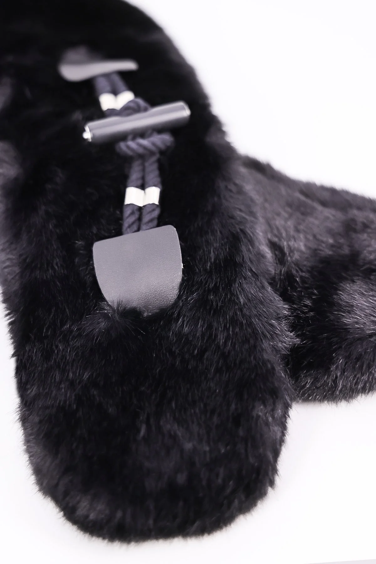 Black Faux Fur Collar With Clasp