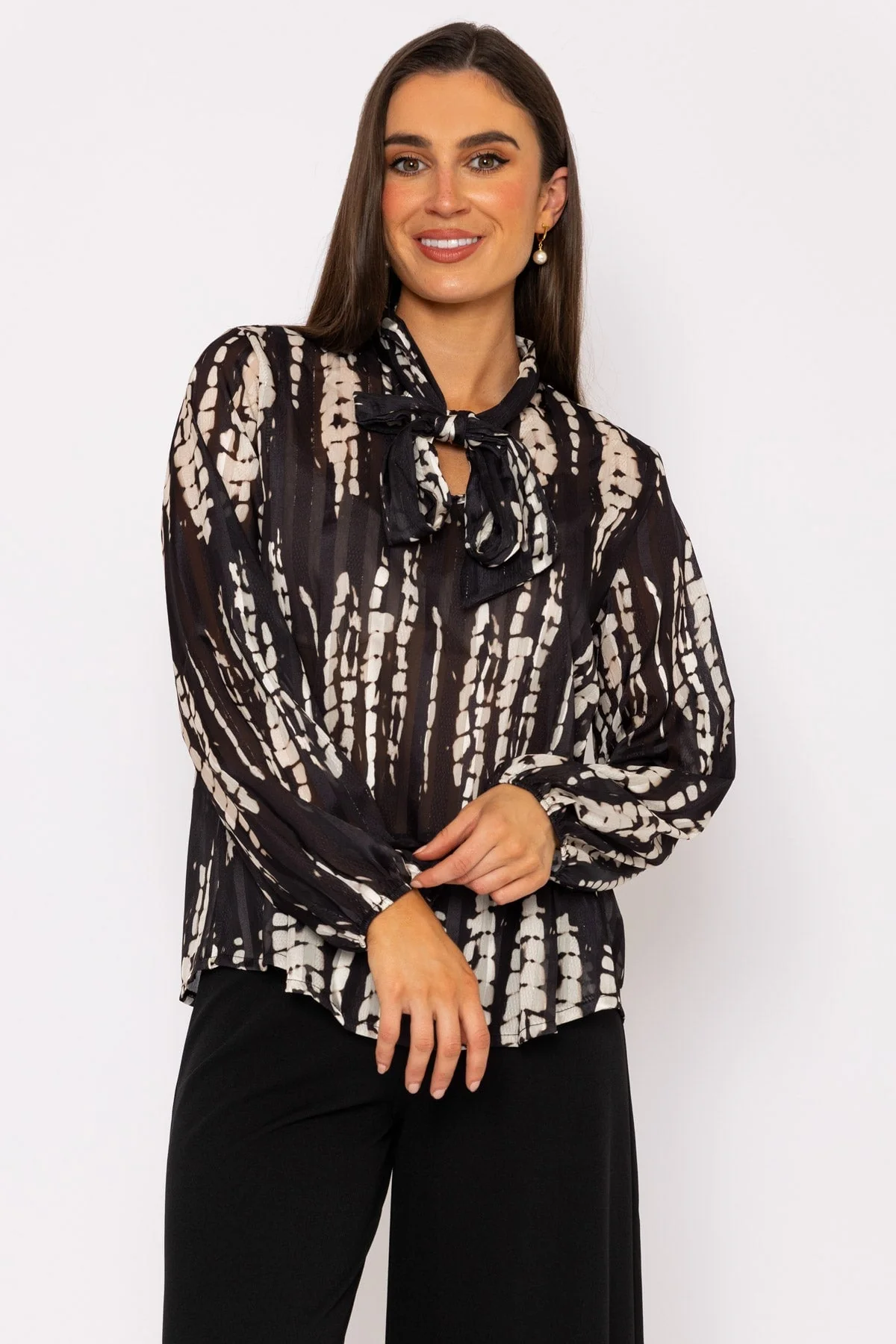 Pussybow Blouse in Black