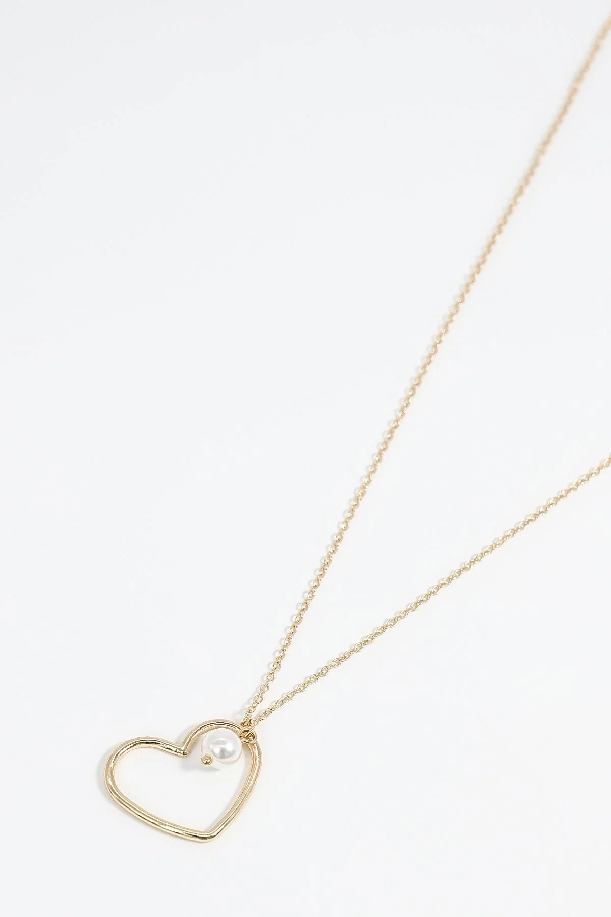 Pearl Necklace in Gold