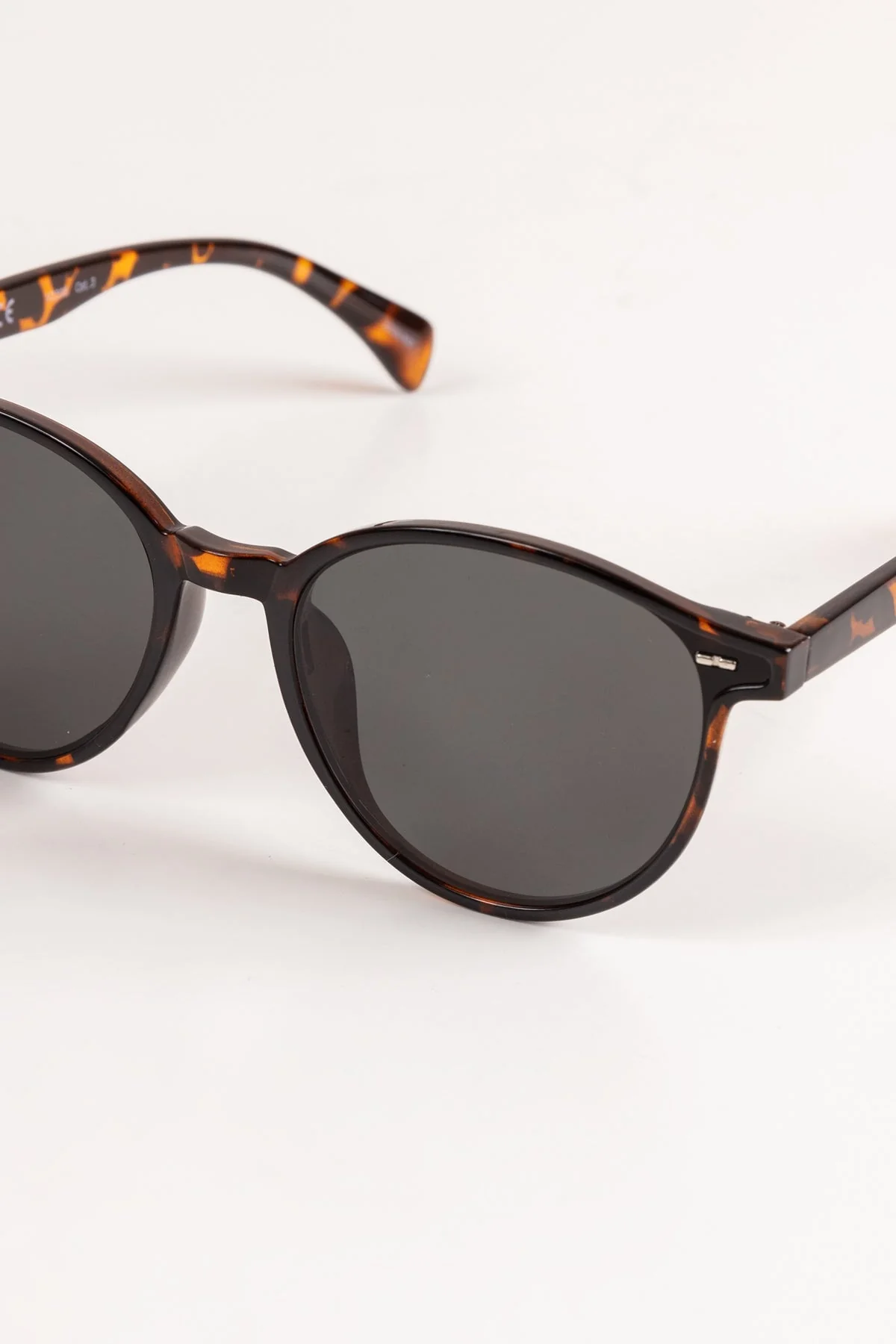 Round Tortoise Shell Sunglasses