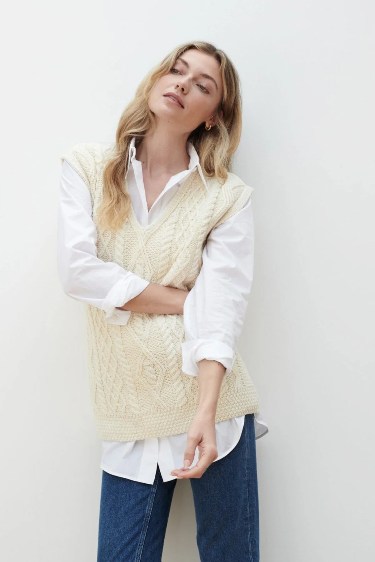 V-Shaped Aran Wool Slipover in Cream