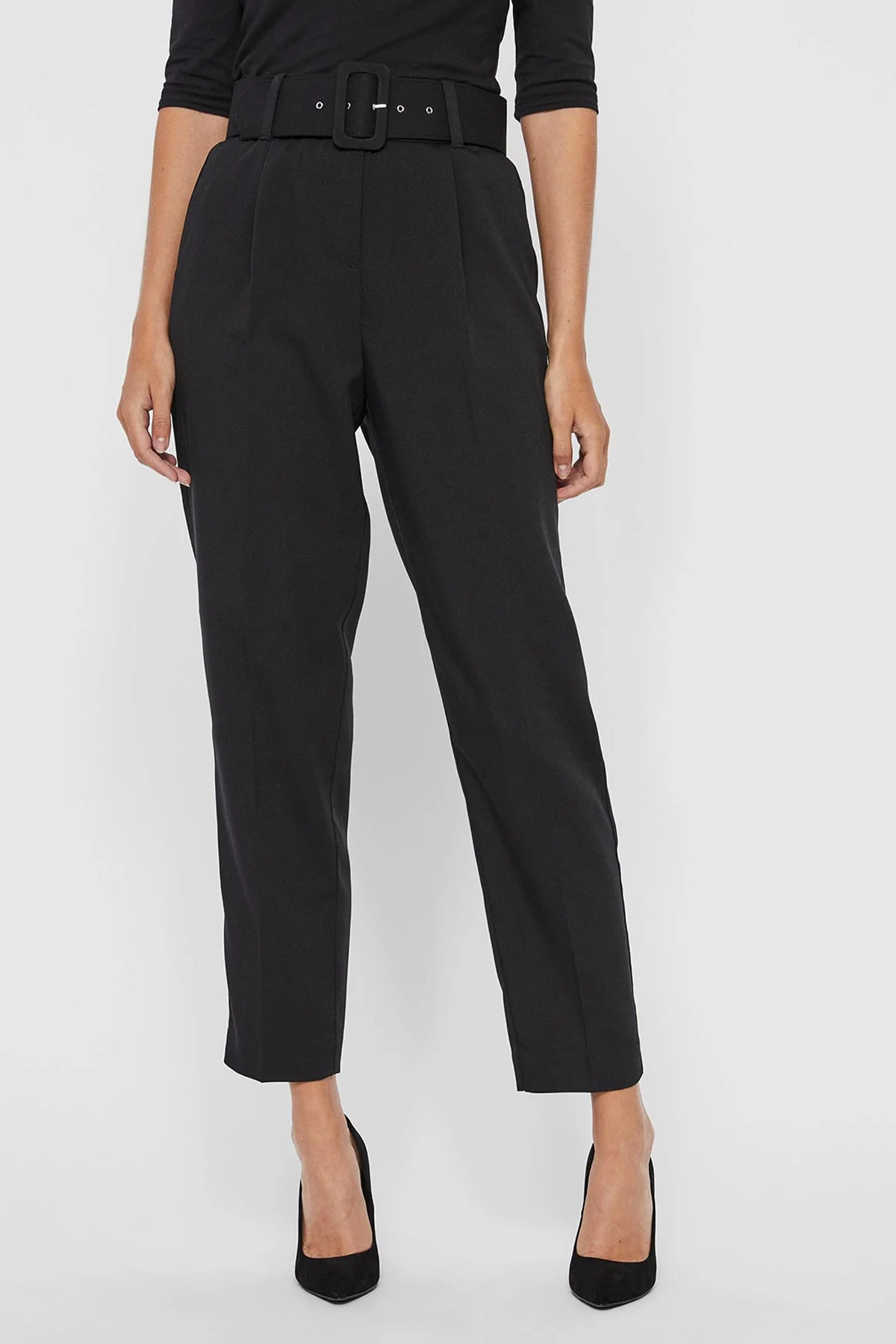 Julie Carrot Pleat Pants in Black