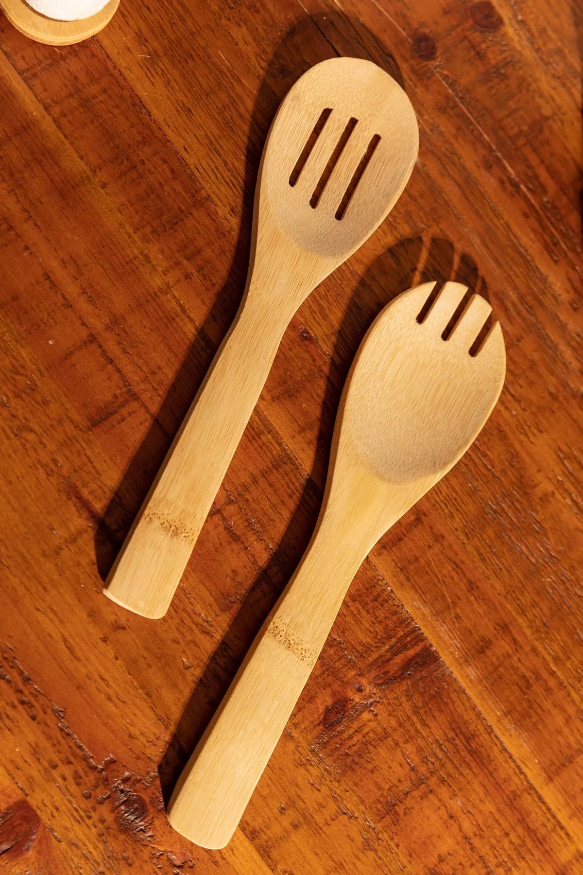 White Ceramic Salad Bowl Serving Set