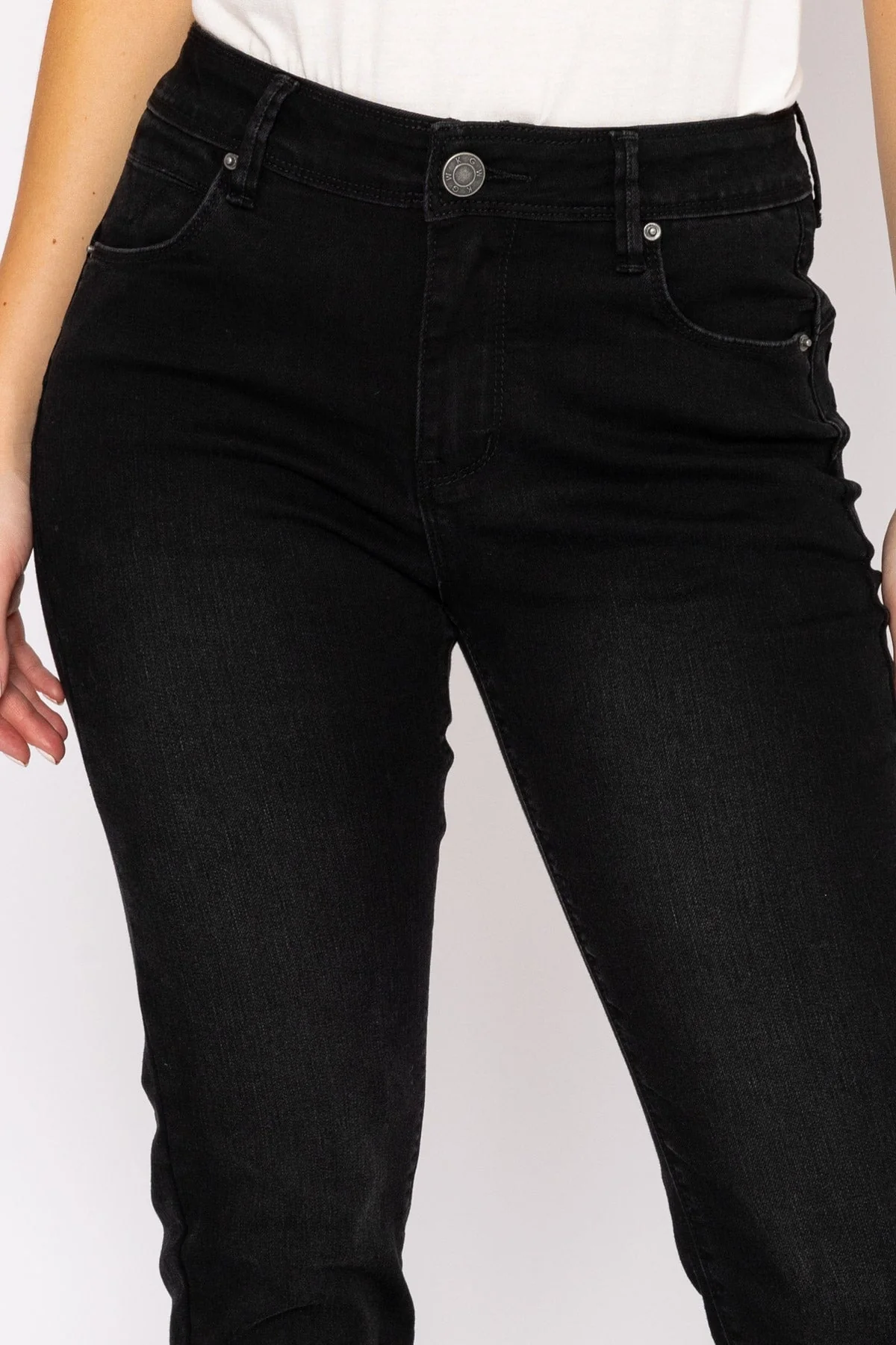 Straight Leg Jeans in Black