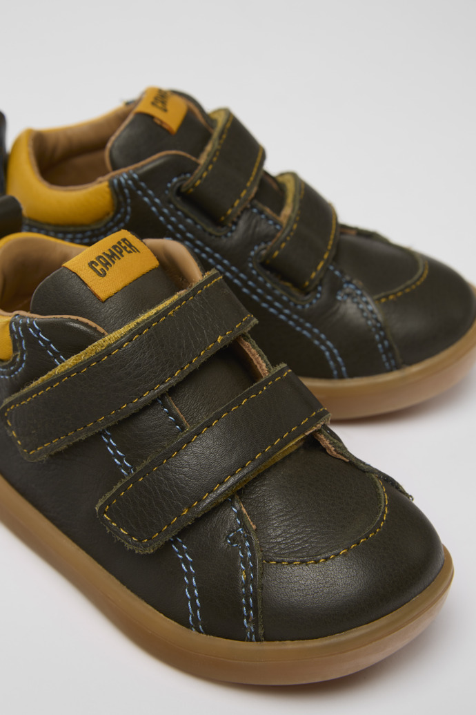 Sneakers de piel verdes