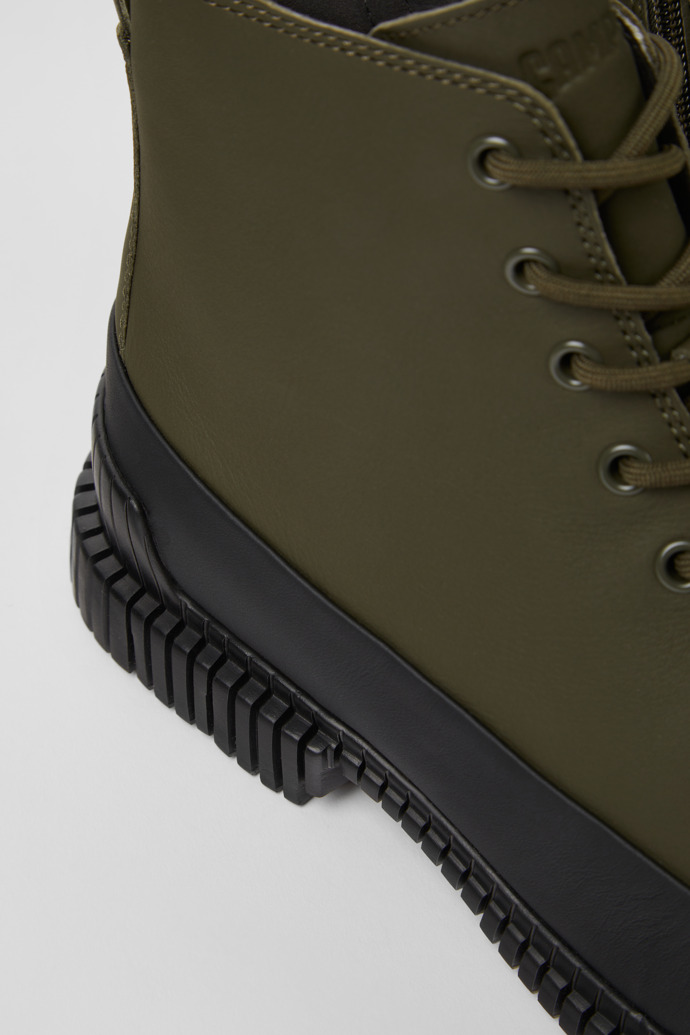 Bota de vestir kaki con cordones para hombre