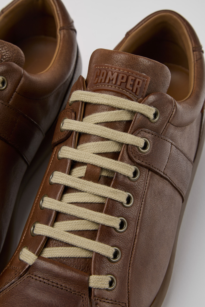 Zapato marr&ograve;n para hombre