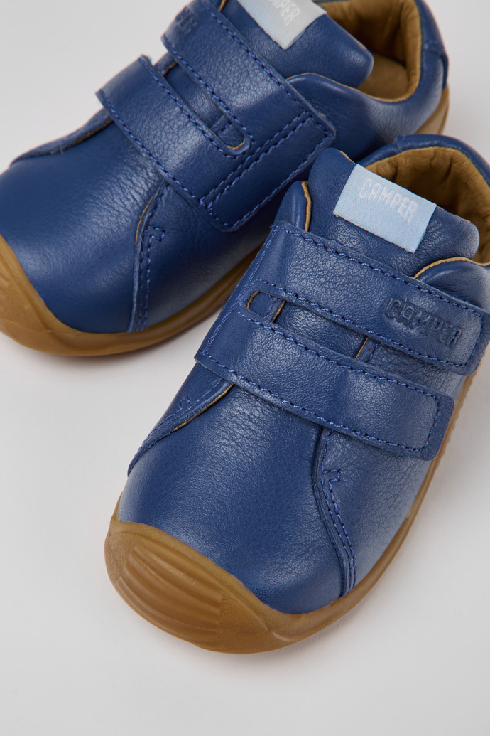 Sneakers azules de piel para ni&ntilde;os