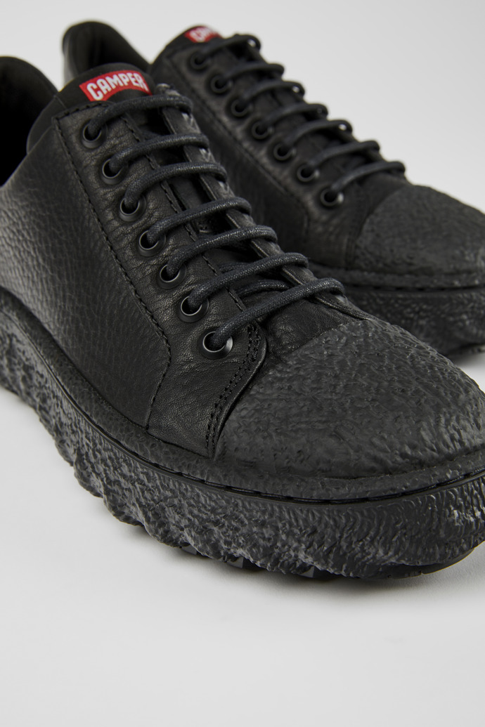 Zapatos negros de piel para hombre