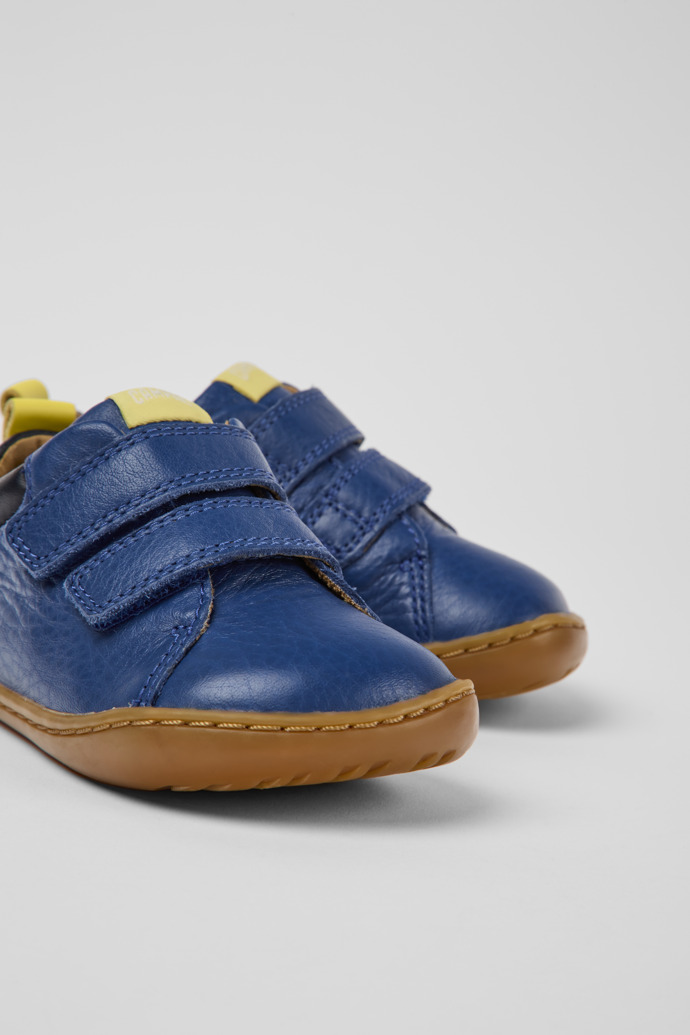 Zapatos azules de piel para ni&ntilde;os