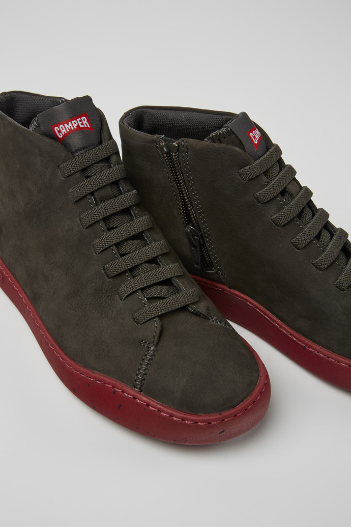 Sneakers grises de nobuk para mujer