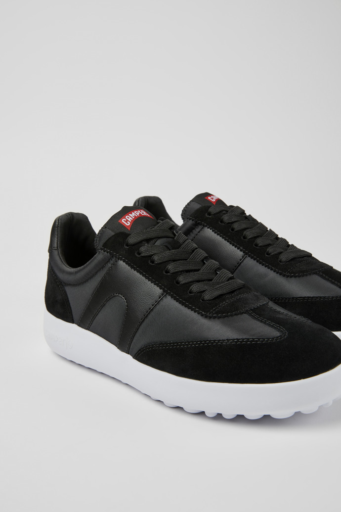Sneakers negras para mujer