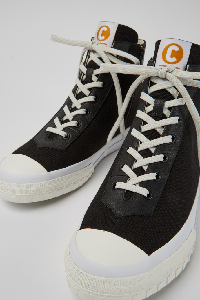 Botas negras para hombre