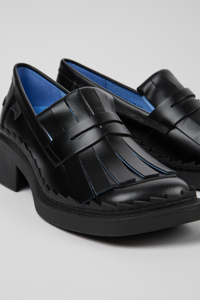 Mocasines negros de piel para mujer