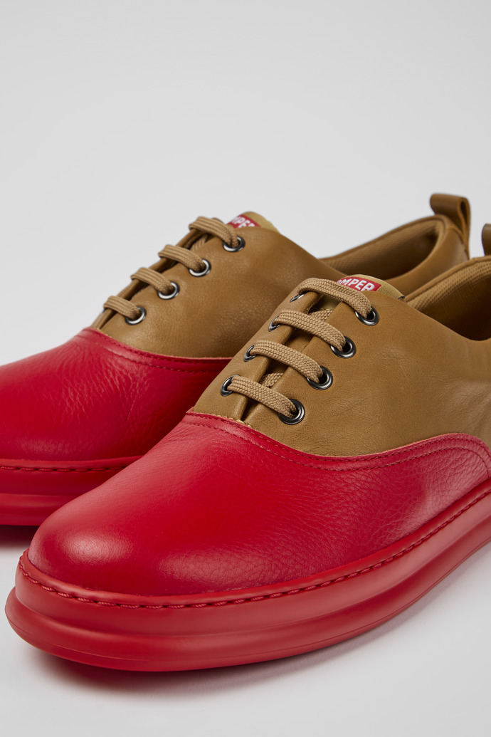 Sneakers de piel marrones y rojas para hombre