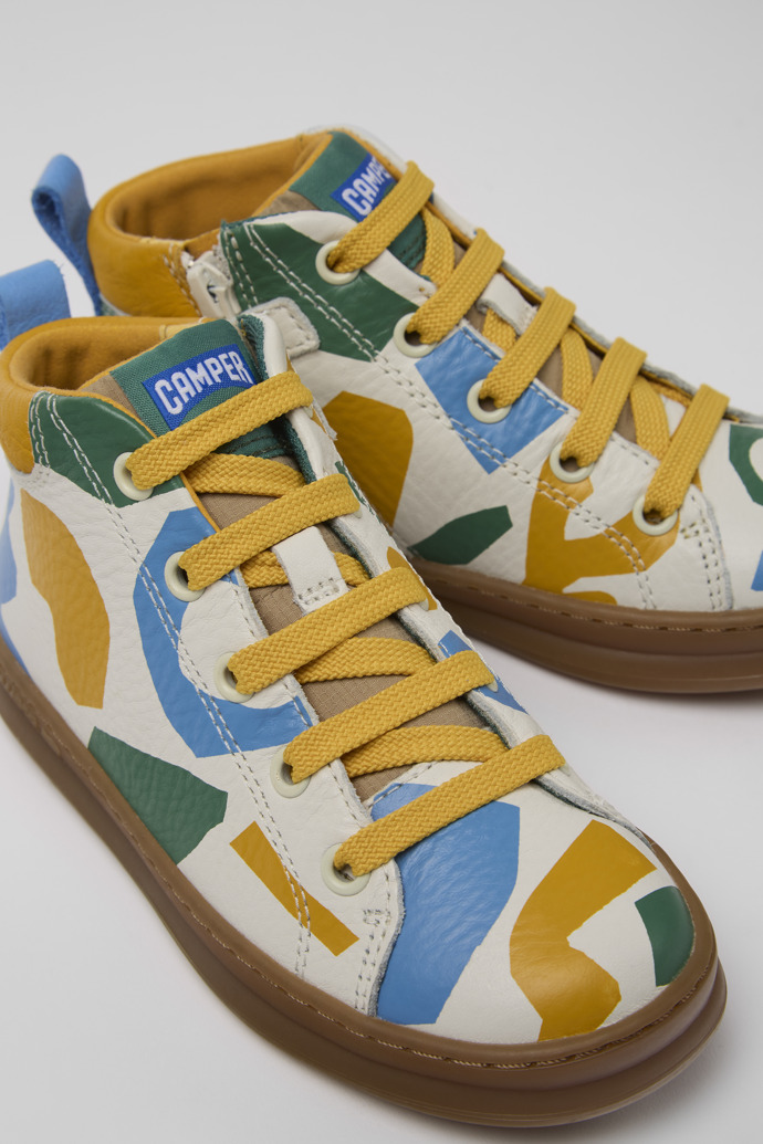 Botas de piel y tejido multicolor