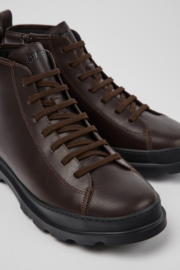 Botines marr&ograve;n oscuro de piel para hombre