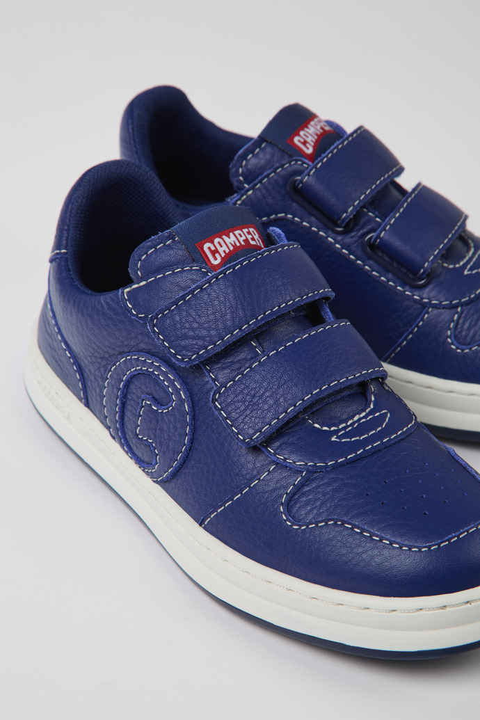 Sneakers de piel azules