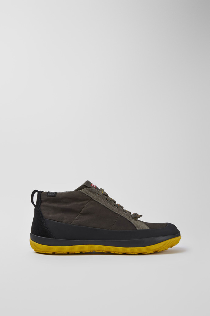 Zapatos de nobuk y tejido reciclado en color verde