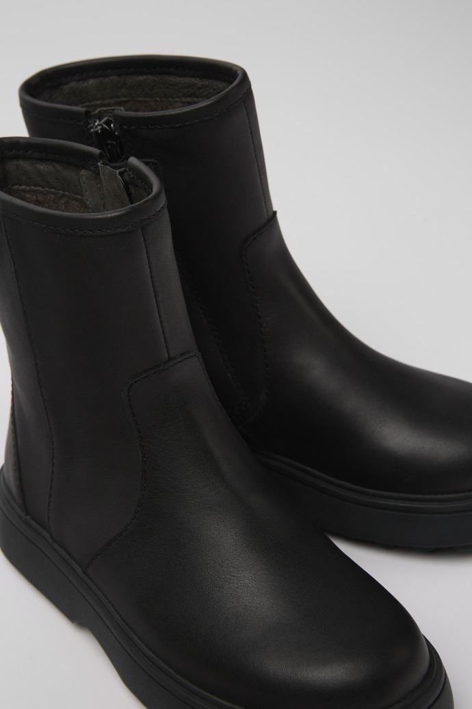 Botas de piel negras
